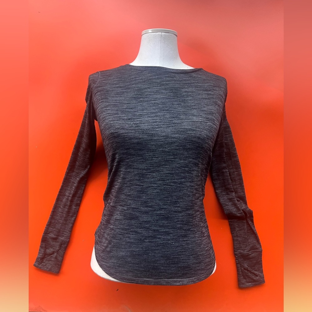 Lululemon athletica long sleeve gray/charcoal workout shirt size 4